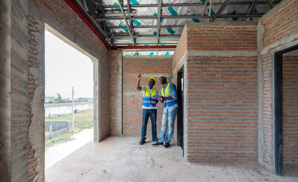 To contractor show how to insulate a metal roof